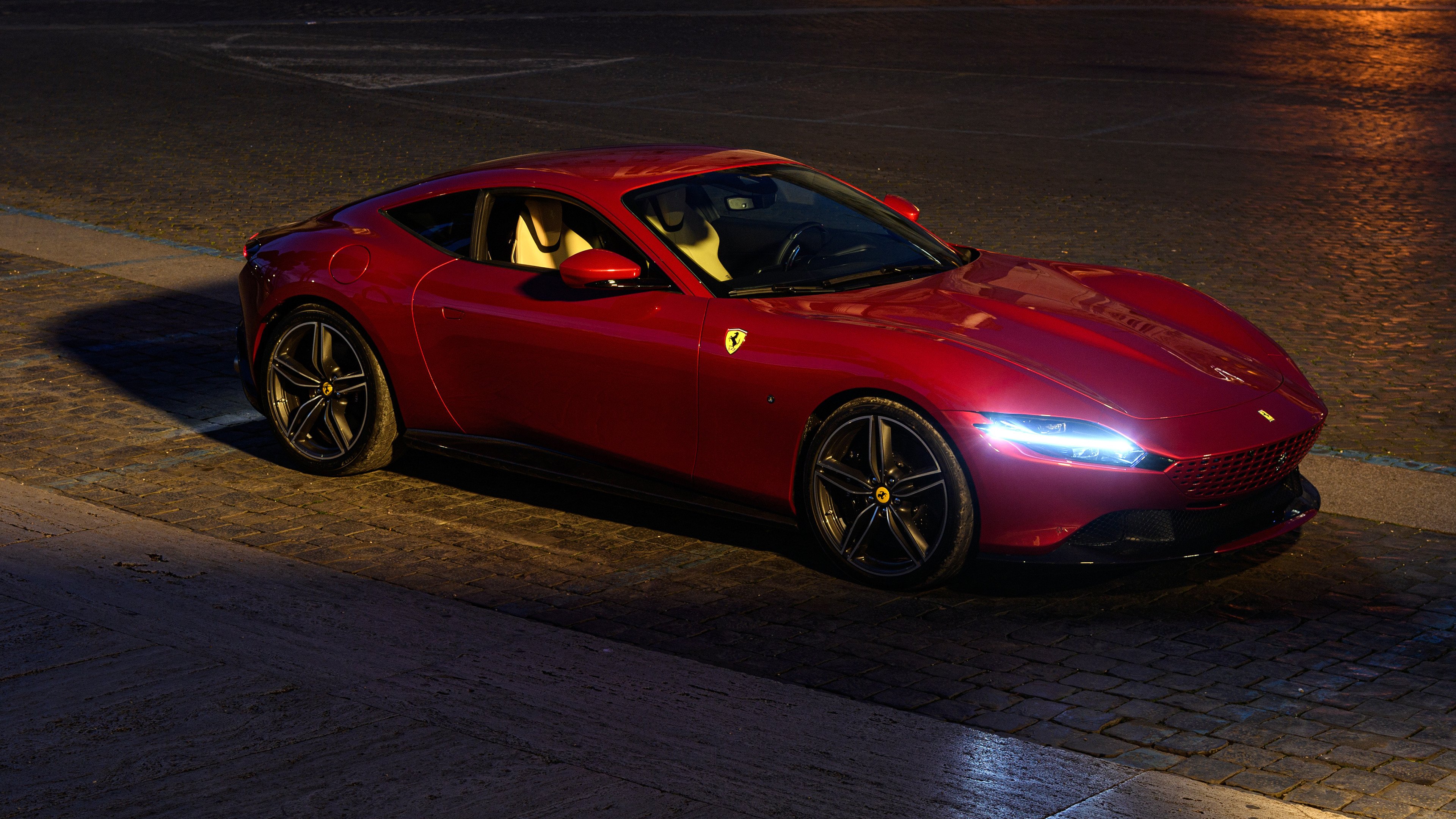 国足中场配合默契，创造力持续提升，中国足球配合