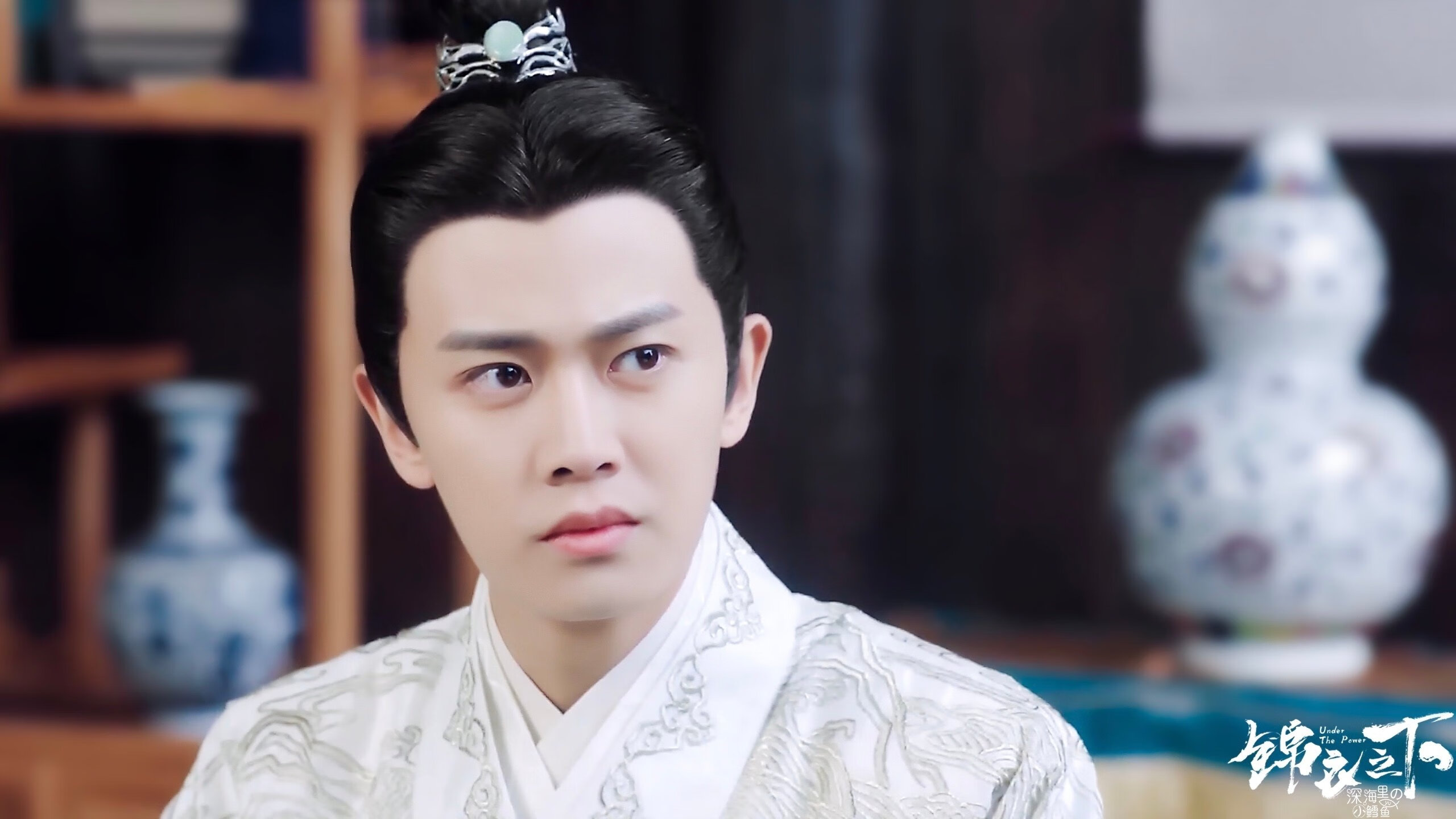 巴黎中场调度精准掌控全场节奏，巴黎 主场