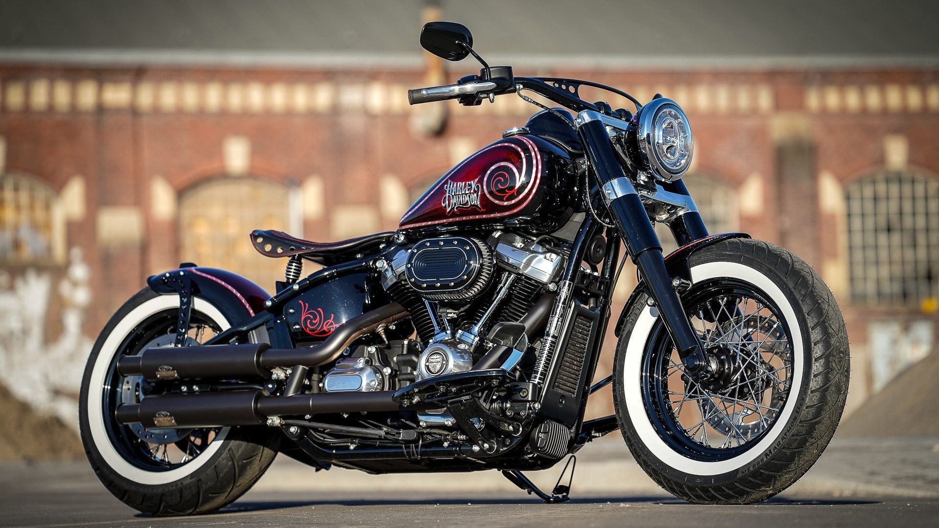 中国足球国家队开展技战术适应能力测试，足球实战技术训练