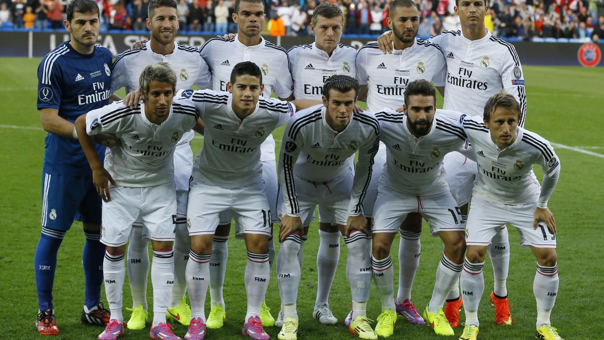 “英超绿茵场上的精彩瞬间不断涌现”，英超绿色球衣的俱乐部